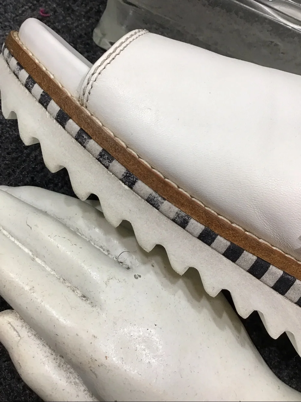 Tory Burch white leather platform slide mules 7